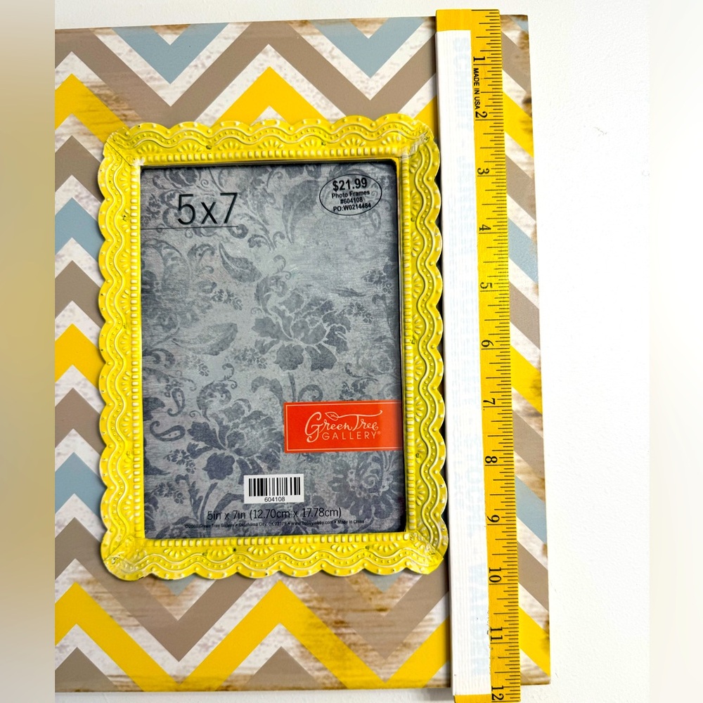 Chevron Pattern 5x7 Picture Frame - Picture 3 of 4
